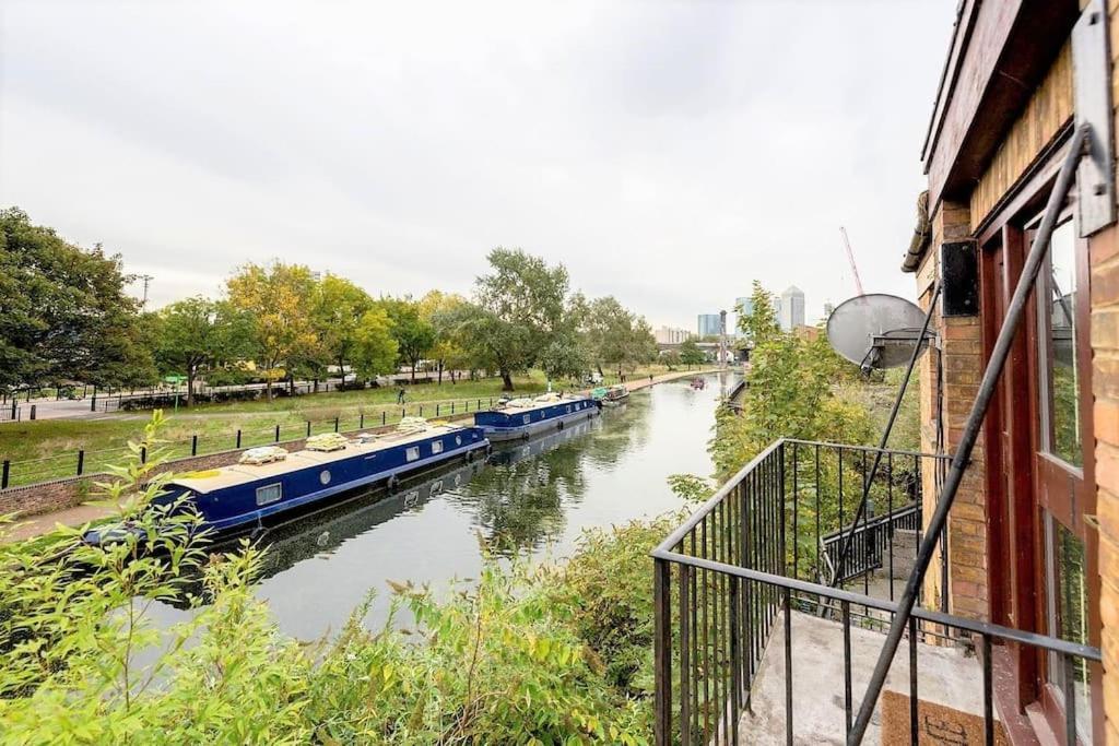 Amazing Location - City Of London- 2 Bedroom Stunning Canal View House With Private Garden,Parking & Balcony Buitenkant foto