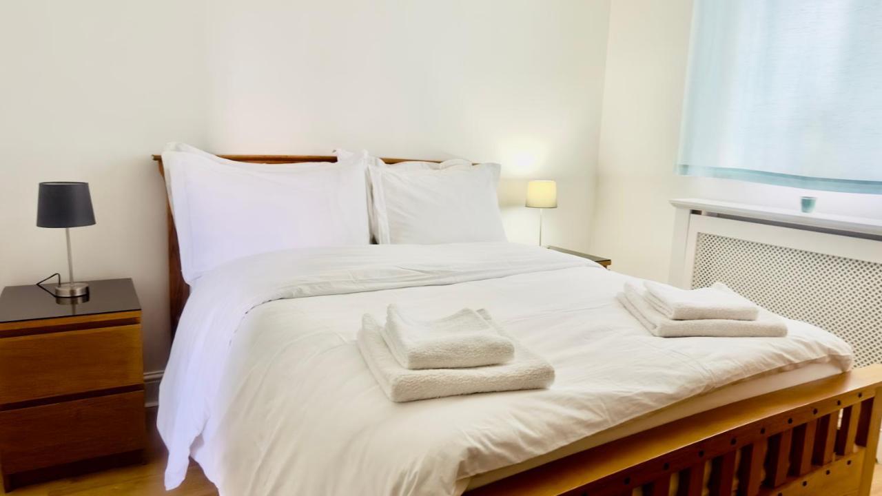 Amazing Location - City Of London- 2 Bedroom Stunning Canal View House With Private Garden,Parking & Balcony Buitenkant foto