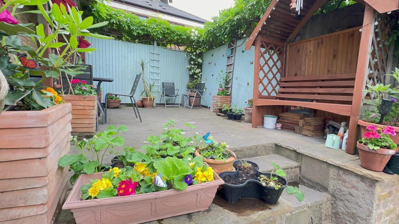 Amazing Location - City Of London- 2 Bedroom Stunning Canal View House With Private Garden,Parking & Balcony Buitenkant foto