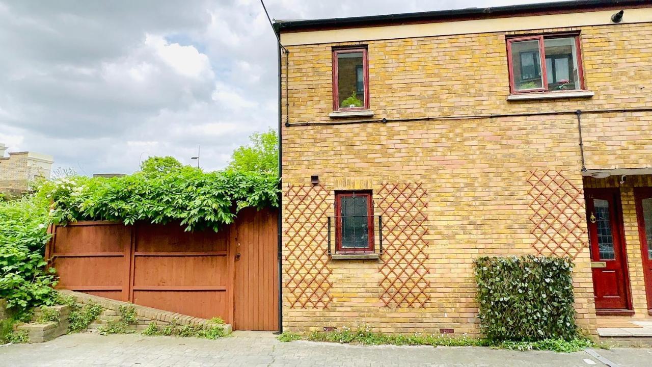 Amazing Location - City Of London- 2 Bedroom Stunning Canal View House With Private Garden,Parking & Balcony Buitenkant foto