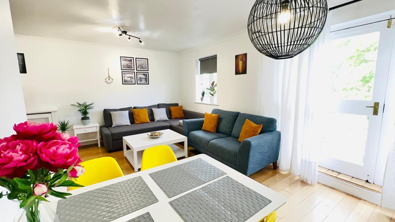Amazing Location - City Of London- 2 Bedroom Stunning Canal View House With Private Garden,Parking & Balcony Buitenkant foto