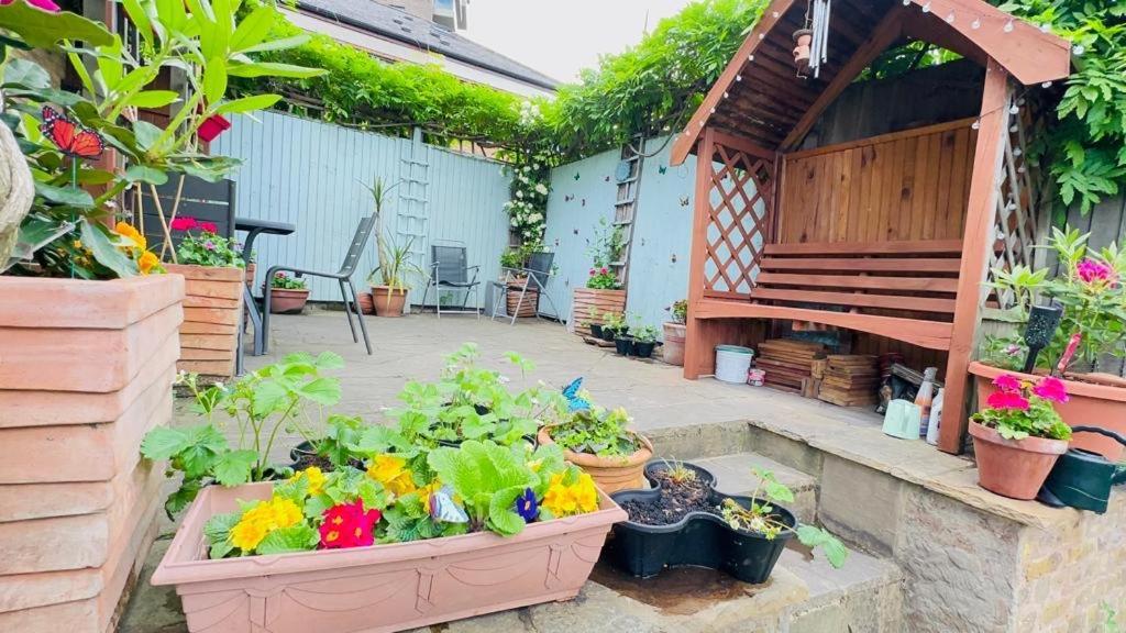 Amazing Location - City Of London- 2 Bedroom Stunning Canal View House With Private Garden,Parking & Balcony Buitenkant foto