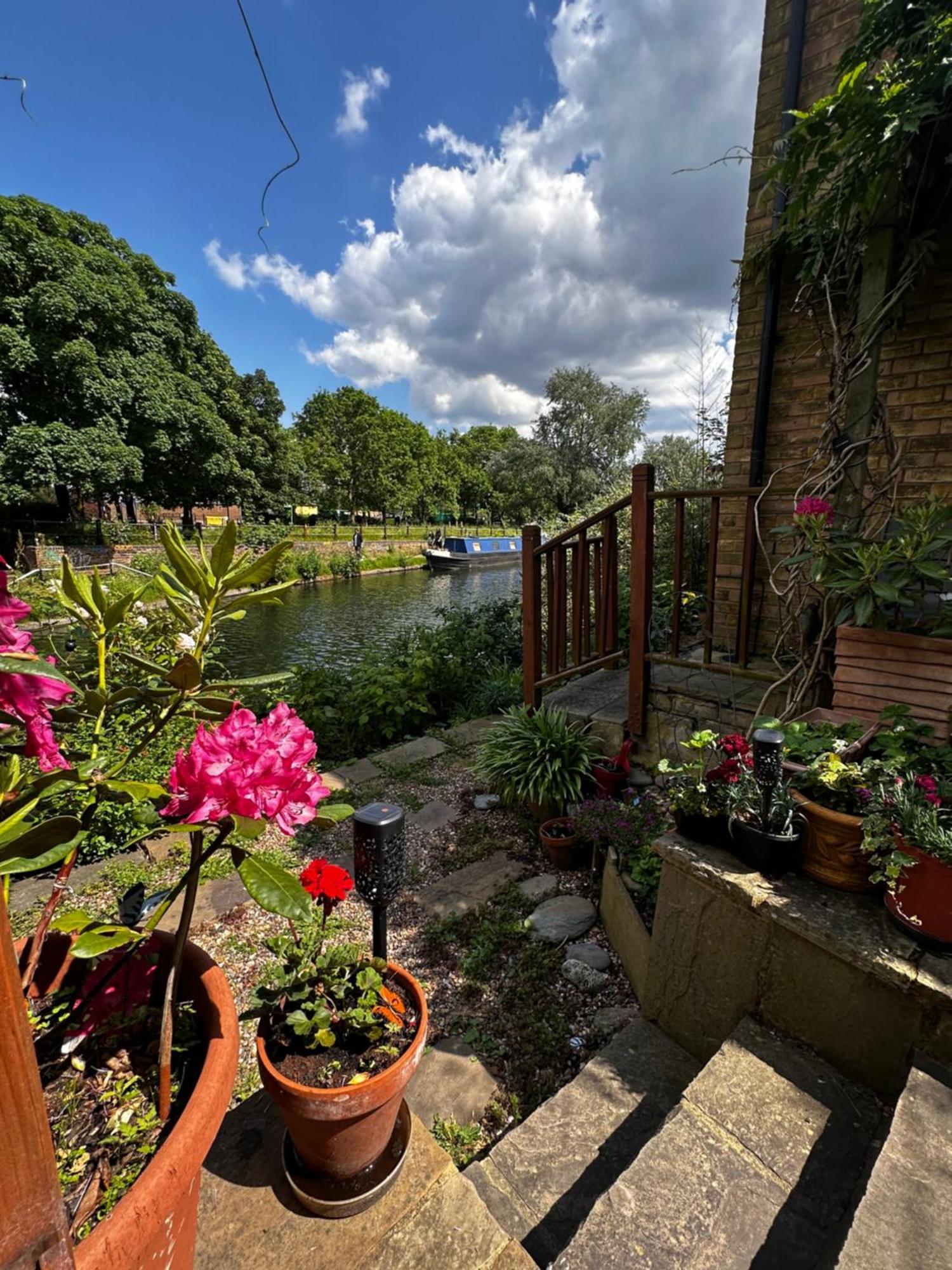 Amazing Location - City Of London- 2 Bedroom Stunning Canal View House With Private Garden,Parking & Balcony Buitenkant foto